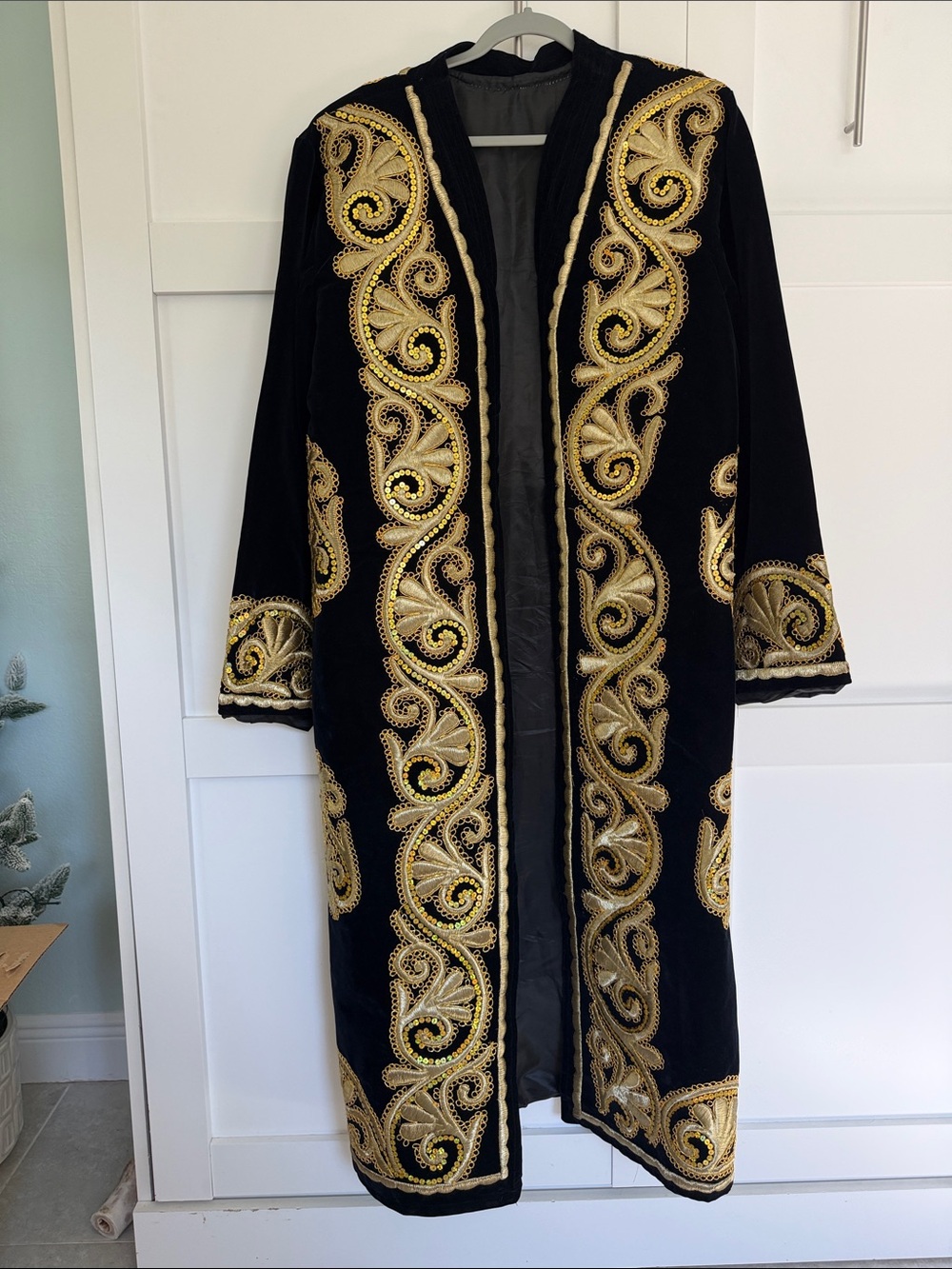 Vintage Black Velvet Kashmiri caftan M/L Long Robe thobe Syrian gold Embroidery